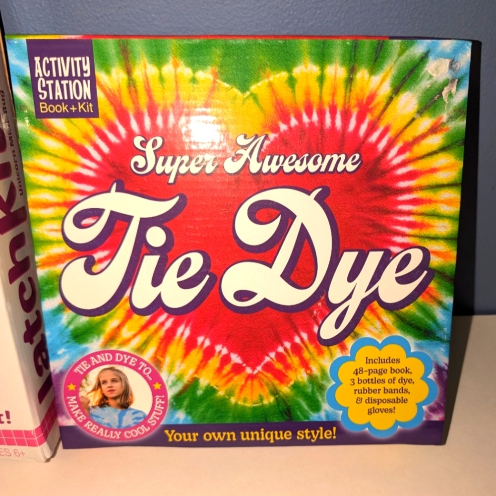 NWT JESSIE OLIVER SUPER AWESOME TIE DYE ACTIVITY STATION BOOK & KIT
